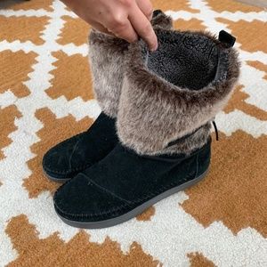 TOMS shoes fur boots
